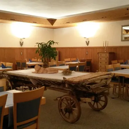 Hotel Danis *
