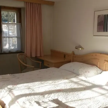 Hotel Danis *